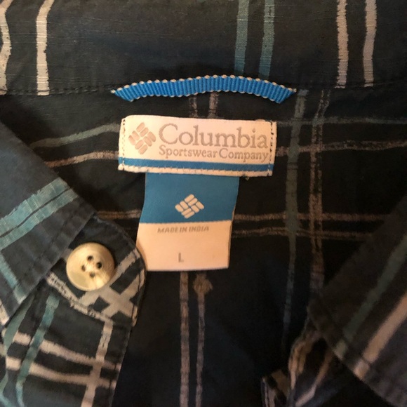 SALE! Columbia fishing shirt (size large in blue, teal). In EXCELLENT condition! - Picture 4 of 5